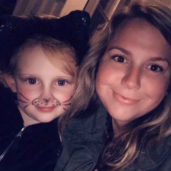 Meet your Posher, Michaela - Picture 1 of 1